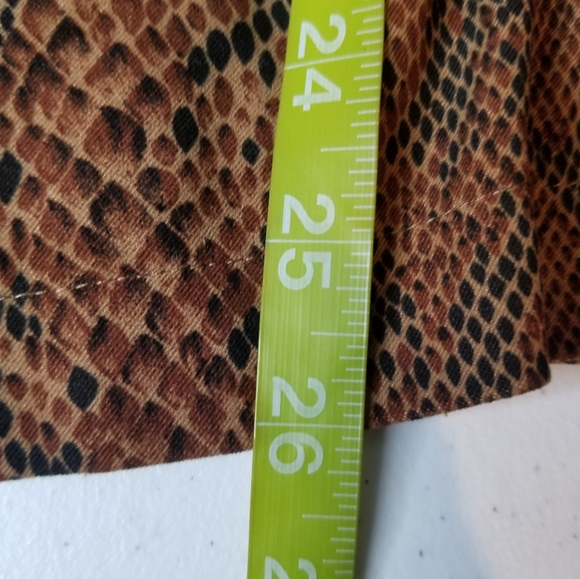 Cafe au Lait Canada Women’s Zip Vest Sleeveless Animal Print Size M - Picture 6 of 9